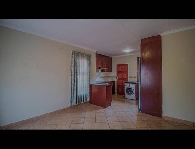 2 BEDROOM HOUSE FOR SALE IN THE ORCHARDS